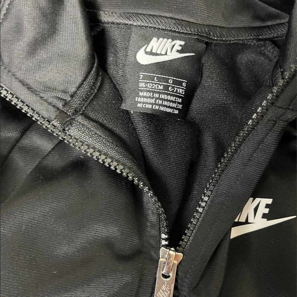 Nike Kids Black Track Suite / Size-7 Large - Picture 5 of 8